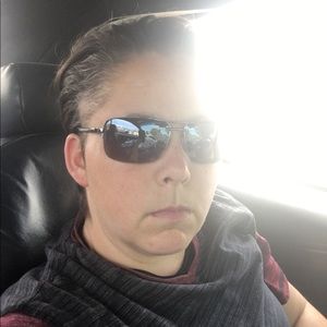 Meet your Posher, Flores